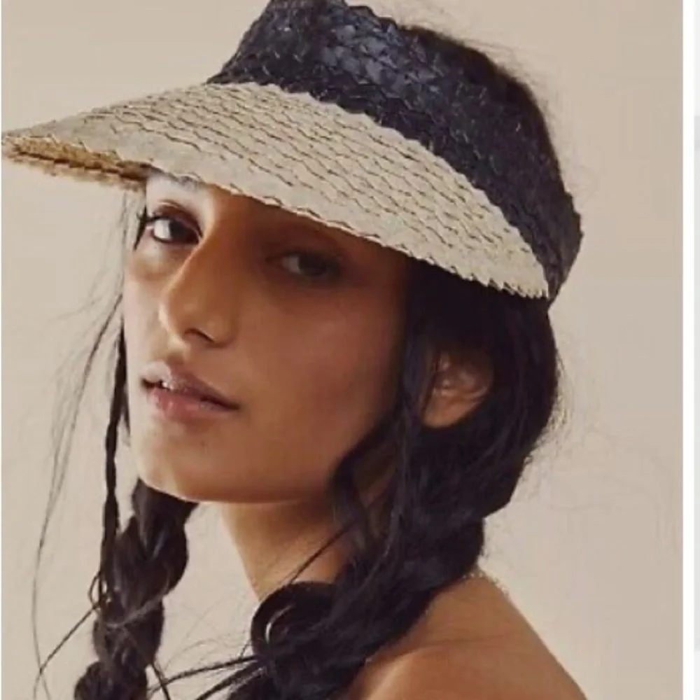 Free people Lusana visor new without tags black / natural one size
